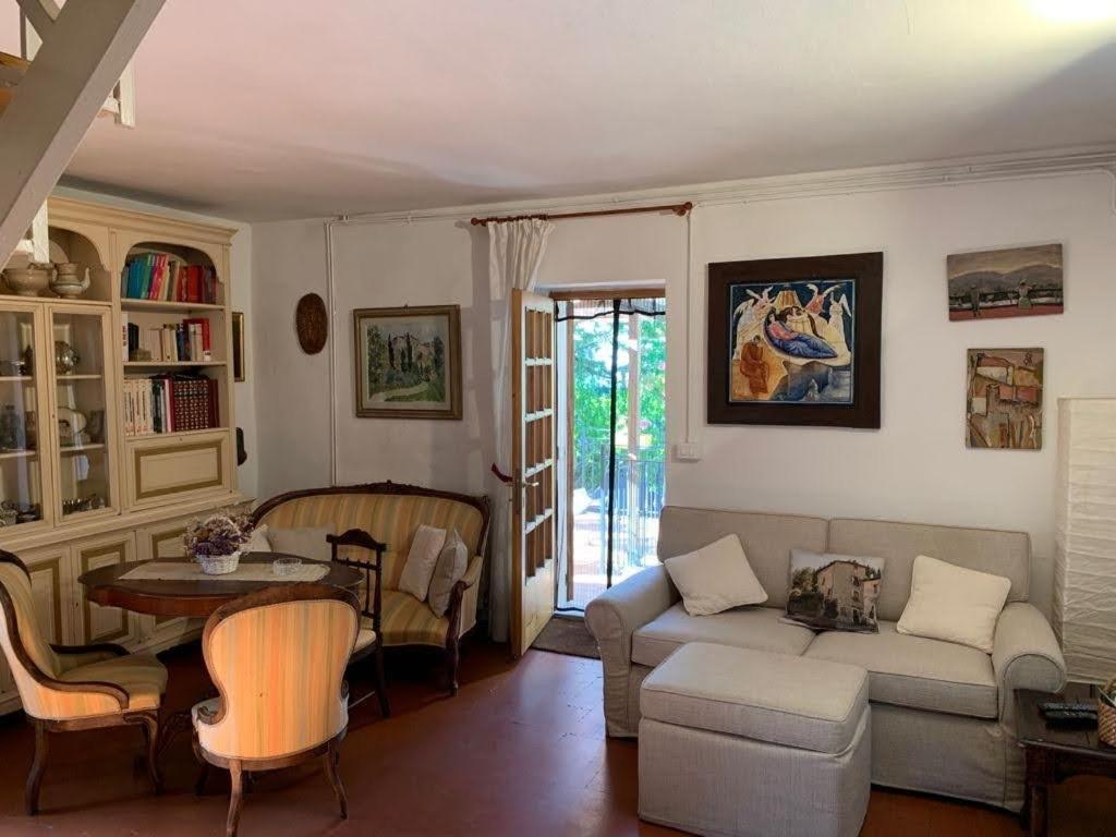 La Torre Del Vicario Villa ปาลาซซูโอโล ซุล เซนิโอ ภายนอก รูปภาพ